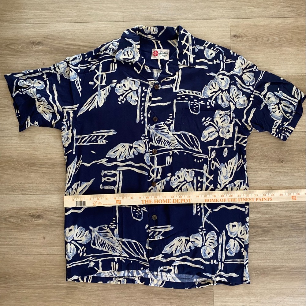 Vintage Hilo Hattie Men’s M Hawaiian Aloha Shirt 100% Rayon Made in Hawaii USA
